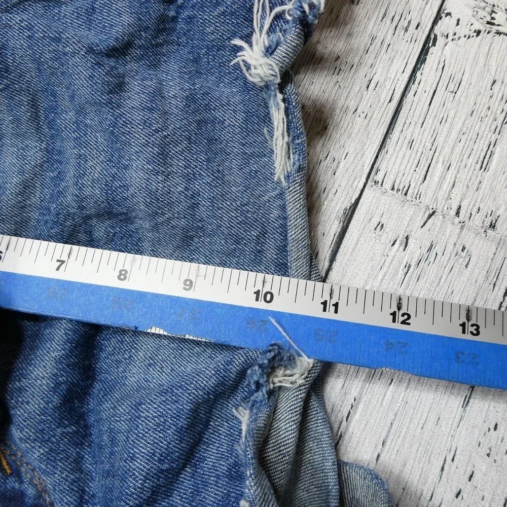 Abercrombie & Fitch The Mom Short High Rise Denim Hot Pants Distressed Size 28/6